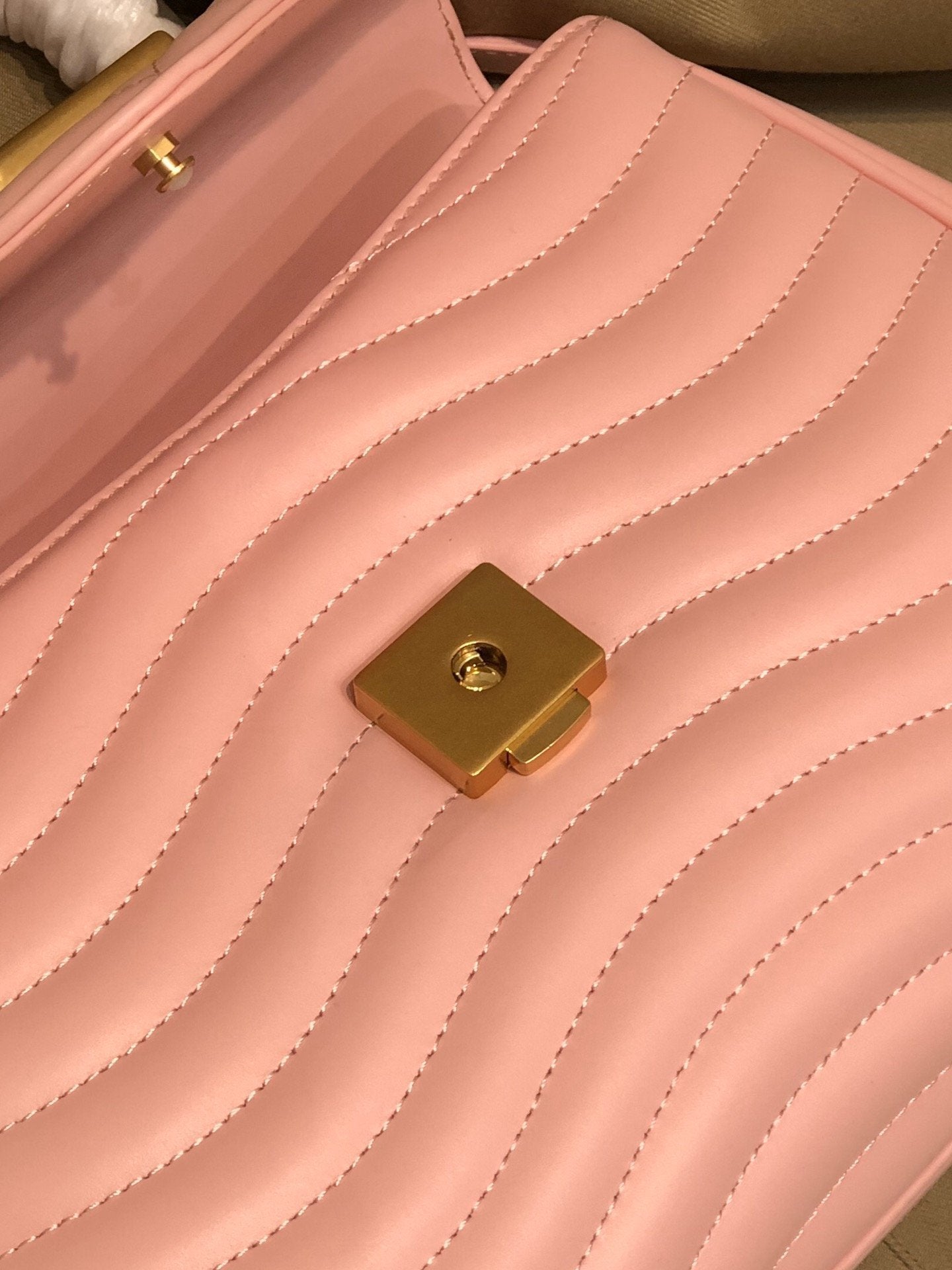 SAC À MAIN LV NEW WAVE 26 CM EN CUIR DE VEAU ROSE