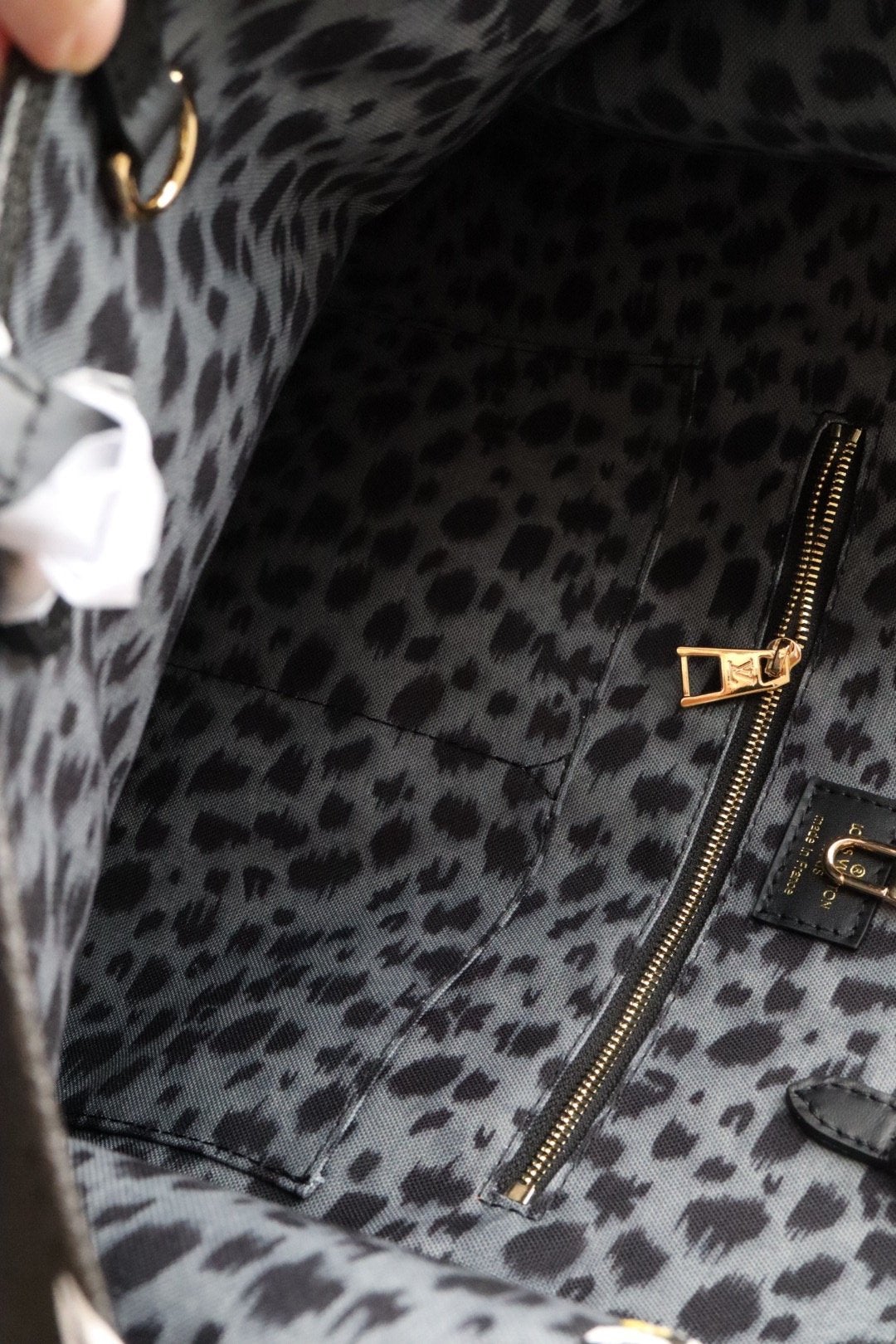 CRAFTY ONTHEGO GM 41 TOILE MONOGRAMME NOIR BLANC M45815