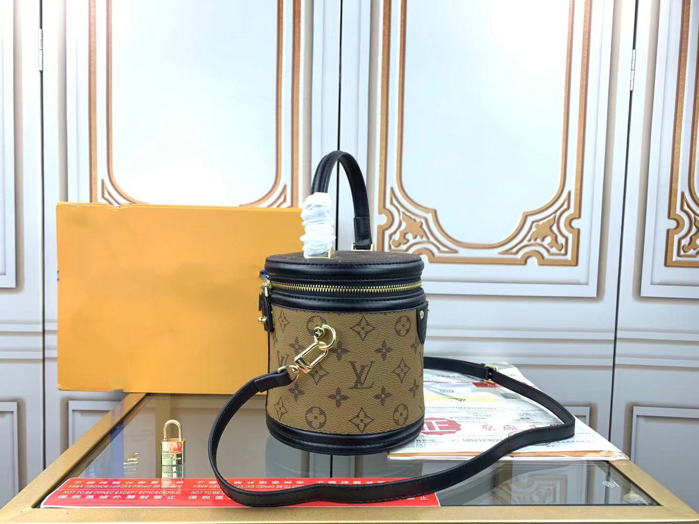 CANNES 15 LIENZO CON MONOGRAMA M43986
