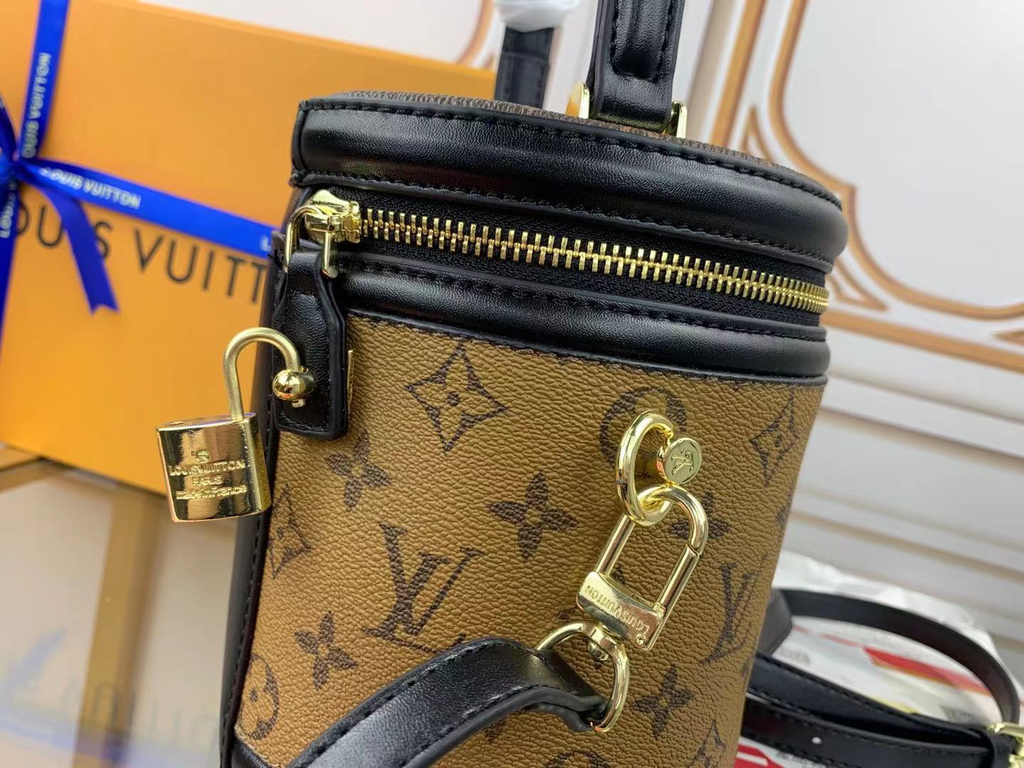 CANNES 15 LIENZO CON MONOGRAMA M43986