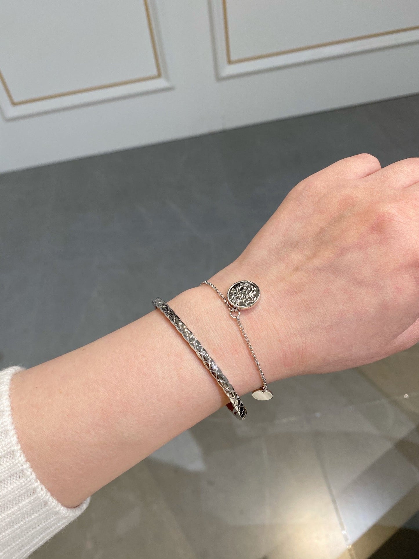 PULSERA CRUSH PUÑO ABIERTO 2 DIAMANTES