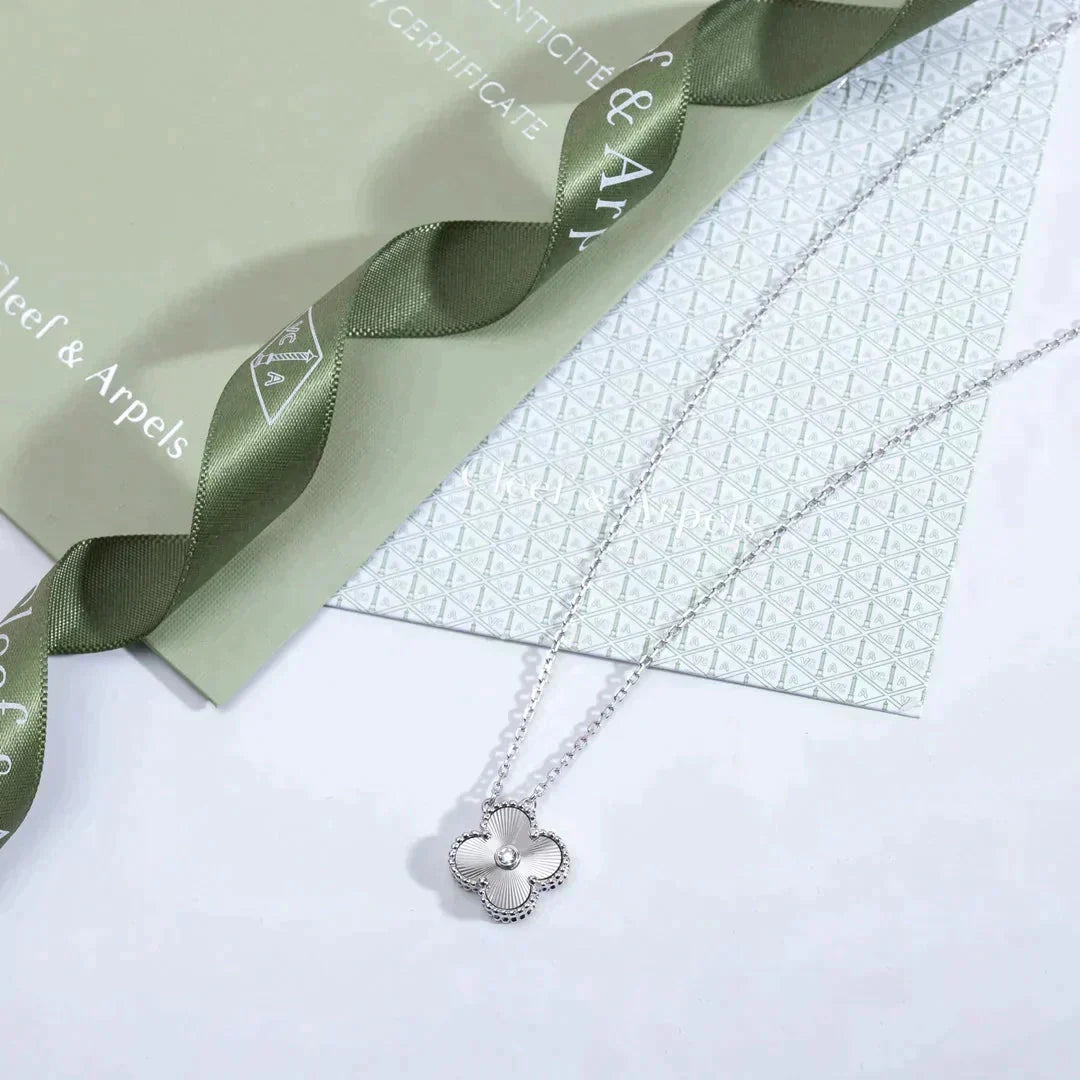 DIANA CLOVER 15MM DIAMOND LASER NECKLACE SILVER