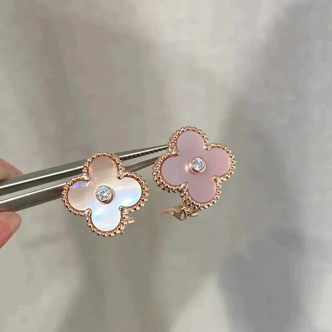 DIANA CLOVER MEDIUM 1 MOTIFS PINK MOP DIAMOND EARRINGS