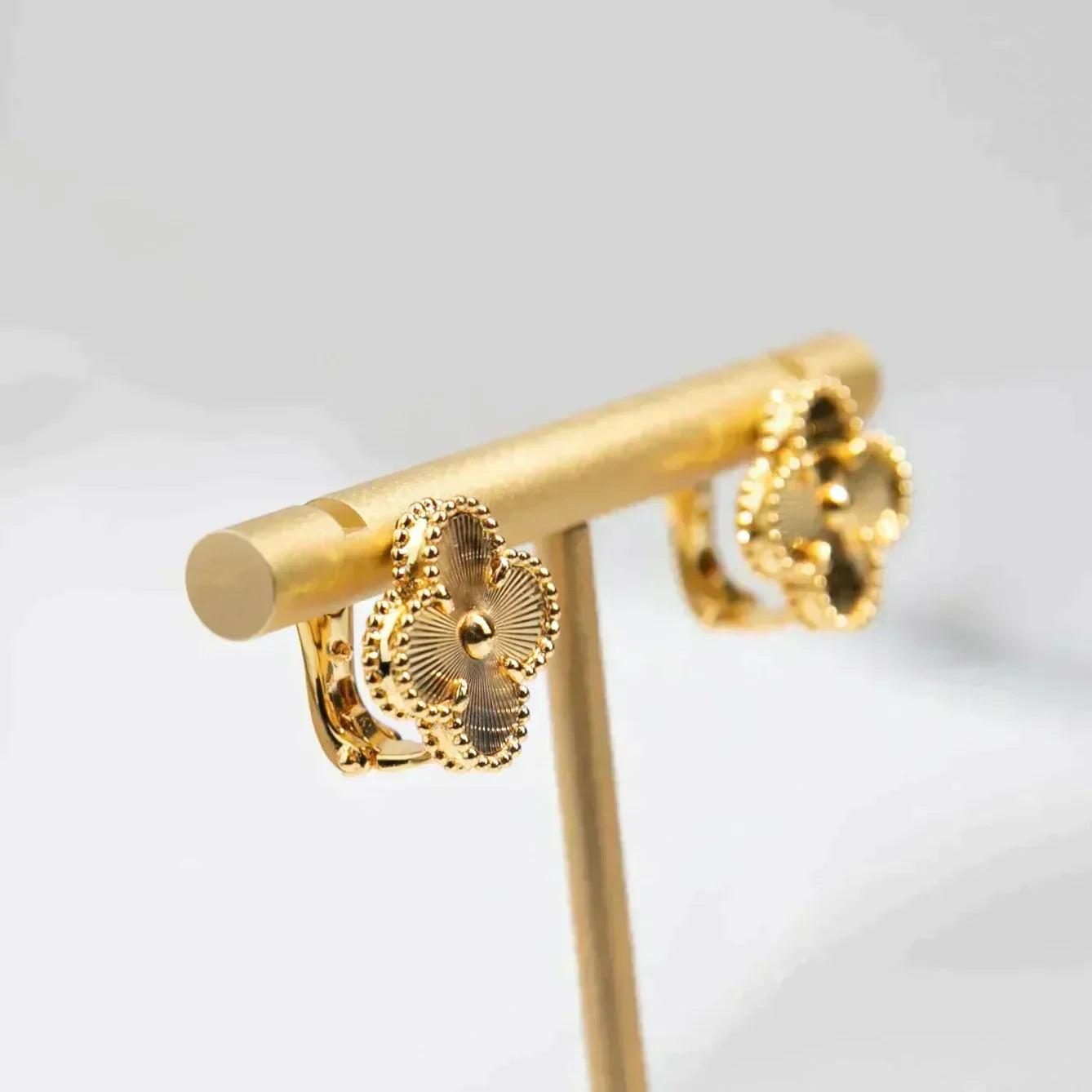 DIANA CLOVER MEDIUM 1 MOTIFS LASER EARRINGS