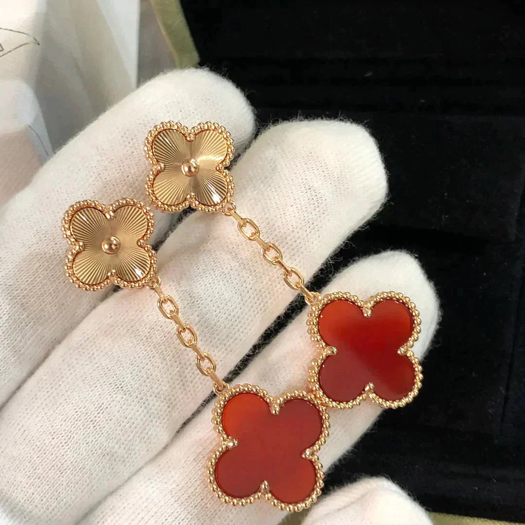 PENDIENTES DE CORNALINA LÁSER CON 2 MOTIVOS DE TRÉBOL DE DIANA