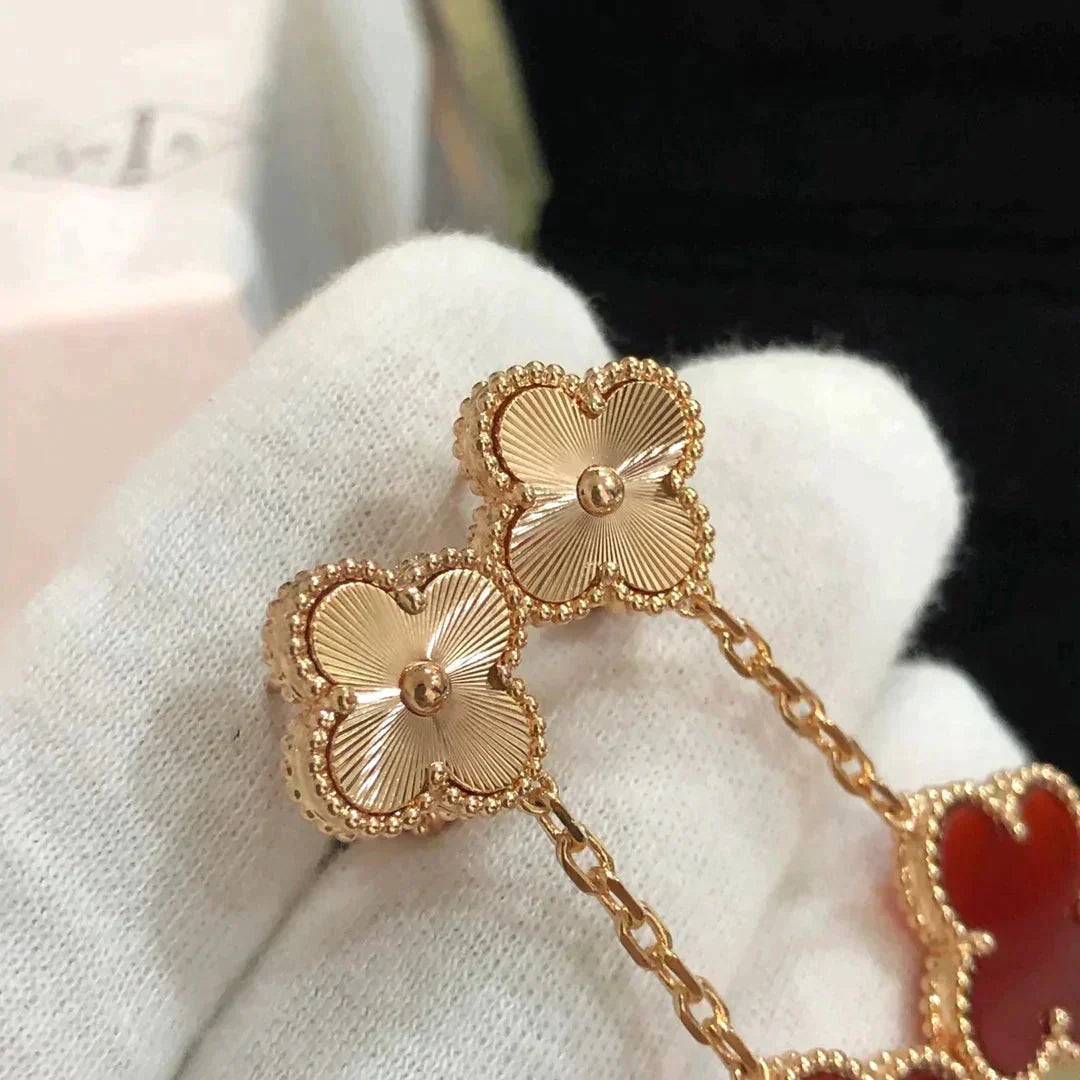 PENDIENTES DE CORNALINA LÁSER CON 2 MOTIVOS DE TRÉBOL DE DIANA