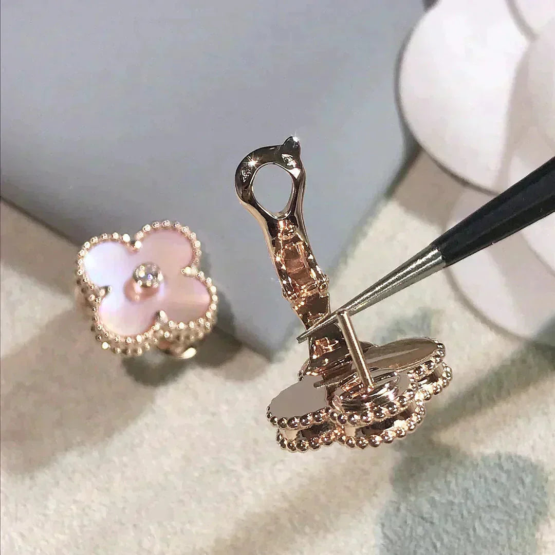 DIANA CLOVER MEDIUM 1 MOTIFS PINK MOP DIAMOND EARRINGS