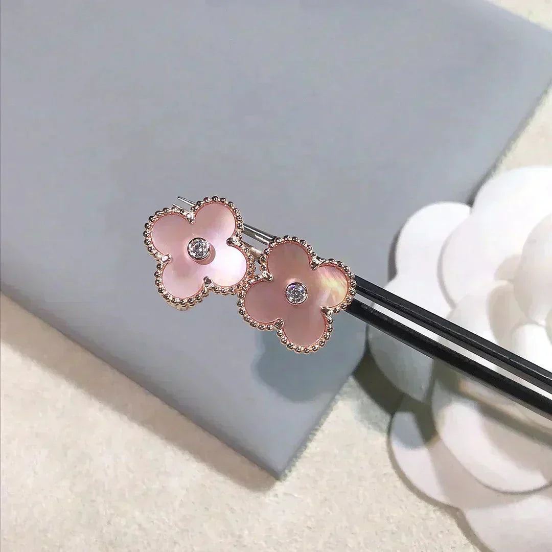 DIANA CLOVER MEDIUM 1 MOTIFS PINK MOP DIAMOND EARRINGS