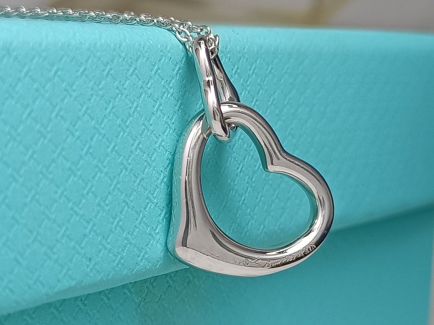 COLLAR DE PLATA CON DOBLE CORAZÓN