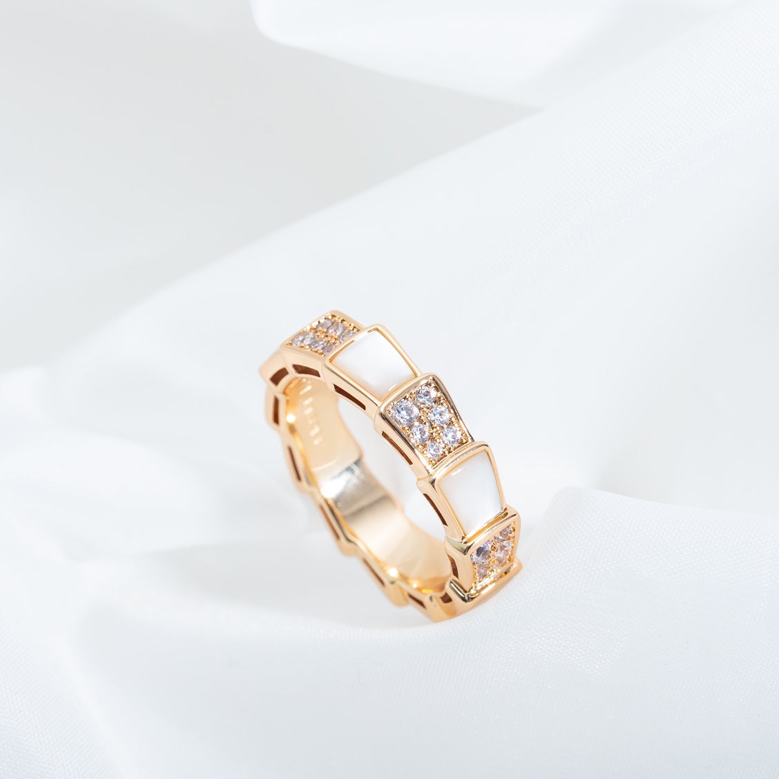DIANA SERPENTI RING PINK GOLD MOP DIAMOND PAVED 4MM