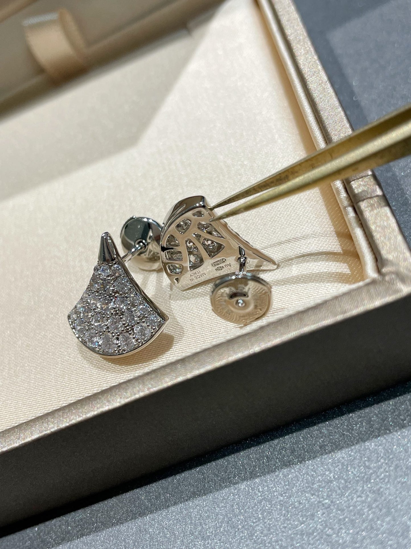 DIANA DREAM STUD EARRINGS DIAMOND