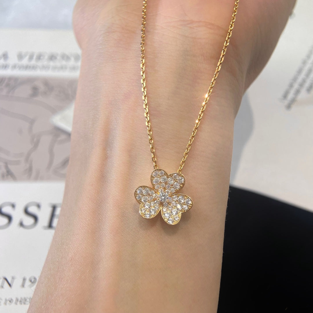 DIANA FLOWER DIAMOND NECKLACE