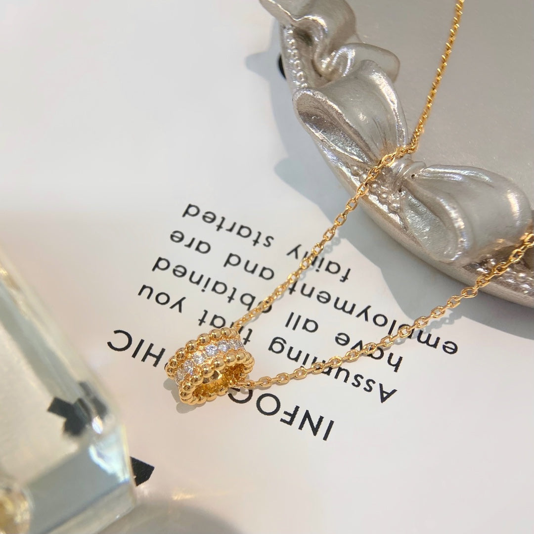 DIANA PERLEE DIAMOND NECKLACE