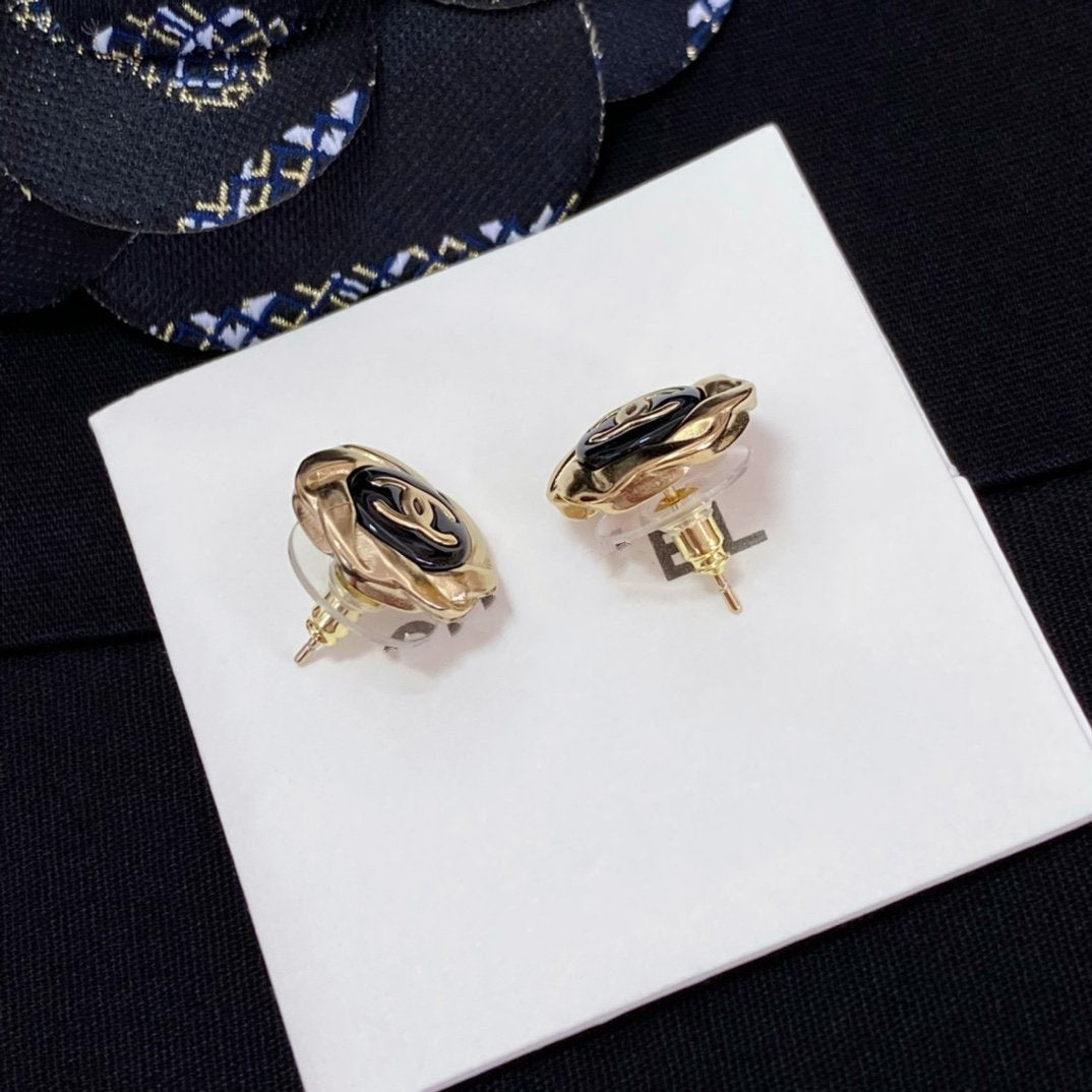 PENDIENTES MINI DOBLE C DE ORO Y NEGRO
