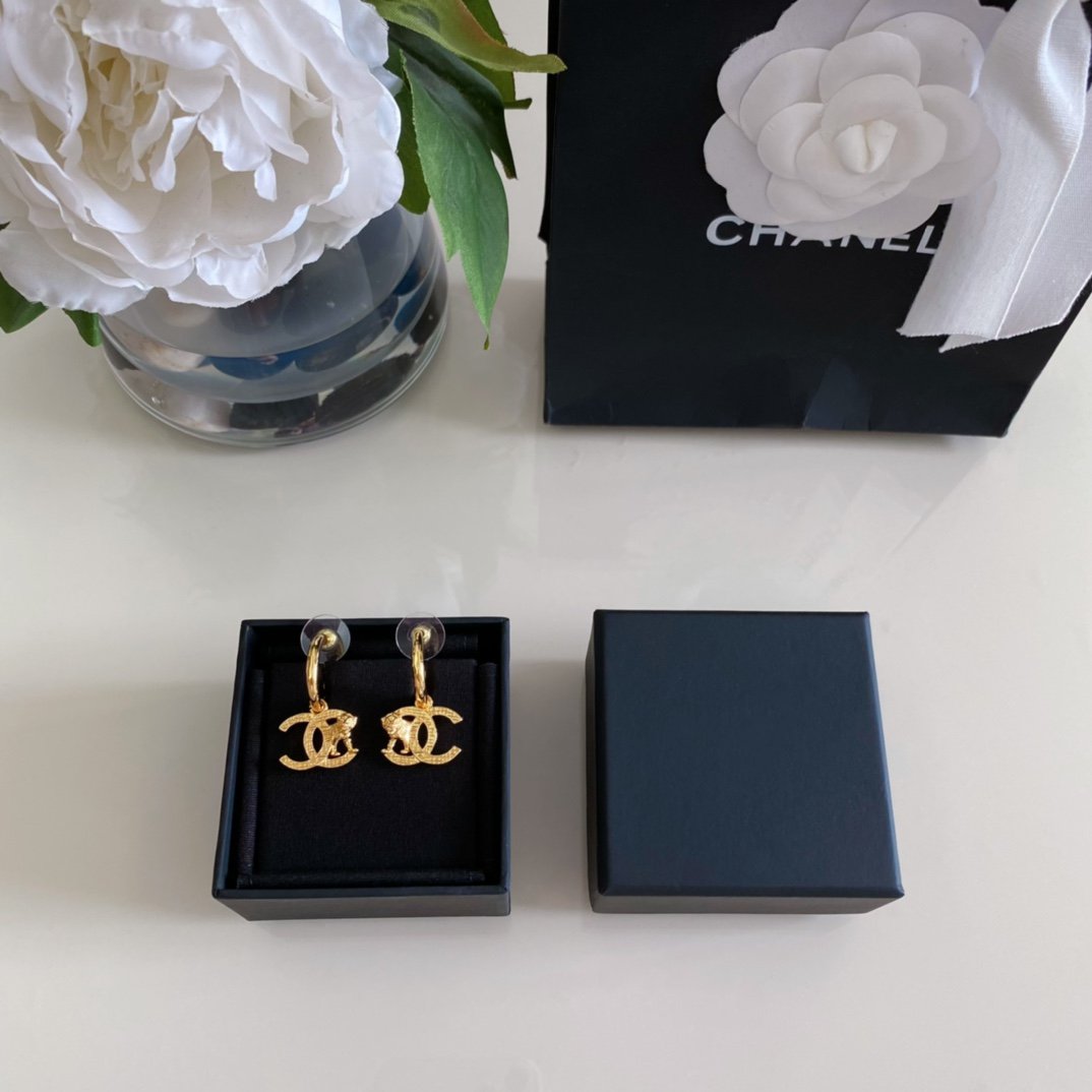PENDIENTES DE TIGRE DE ORO CON GOTA DOBLE C