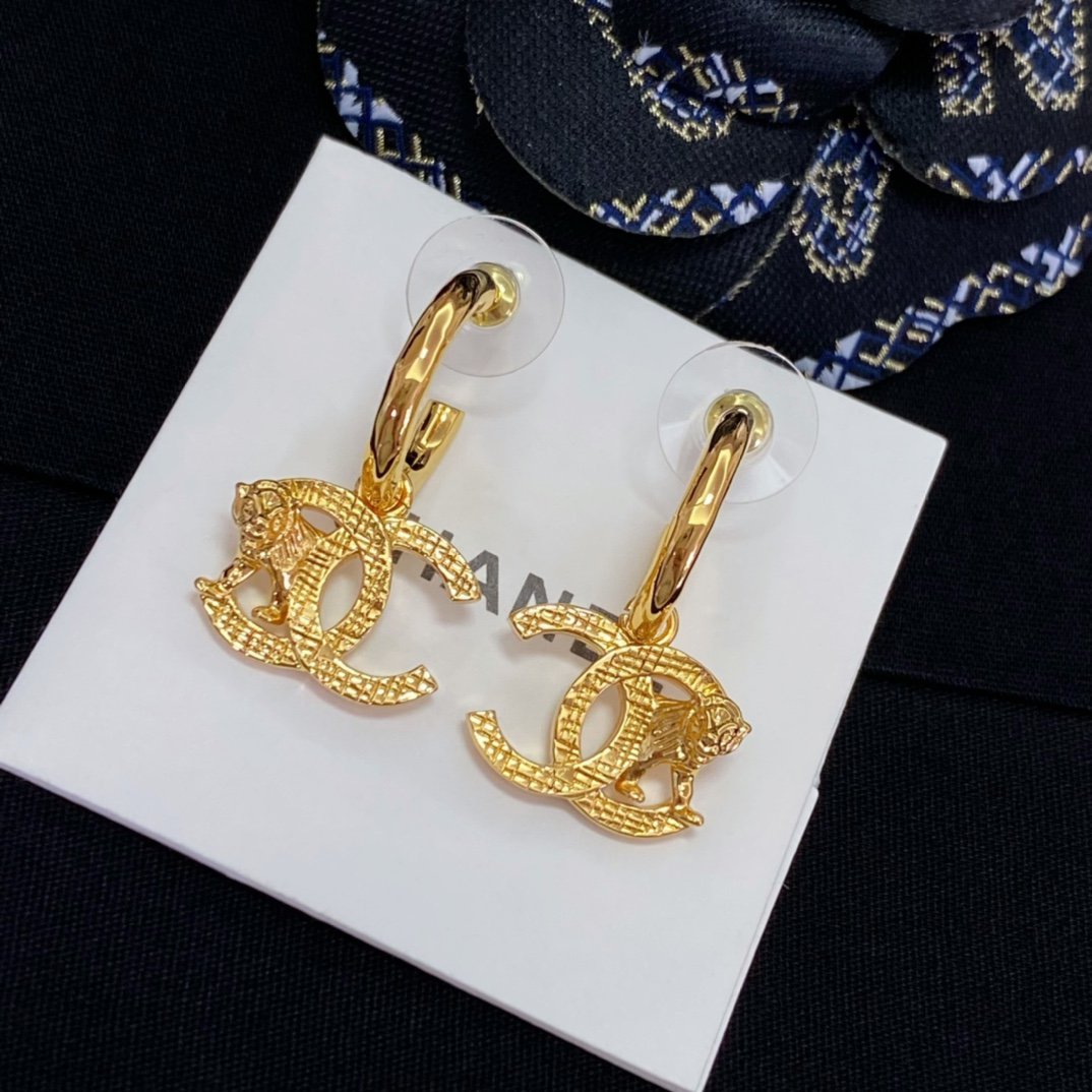 PENDIENTES DE TIGRE DE ORO CON GOTA DOBLE C