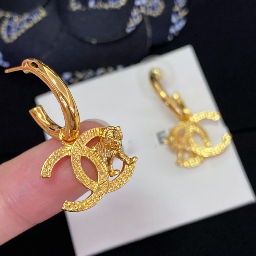 PENDIENTES DE TIGRE DE ORO CON GOTA DOBLE C