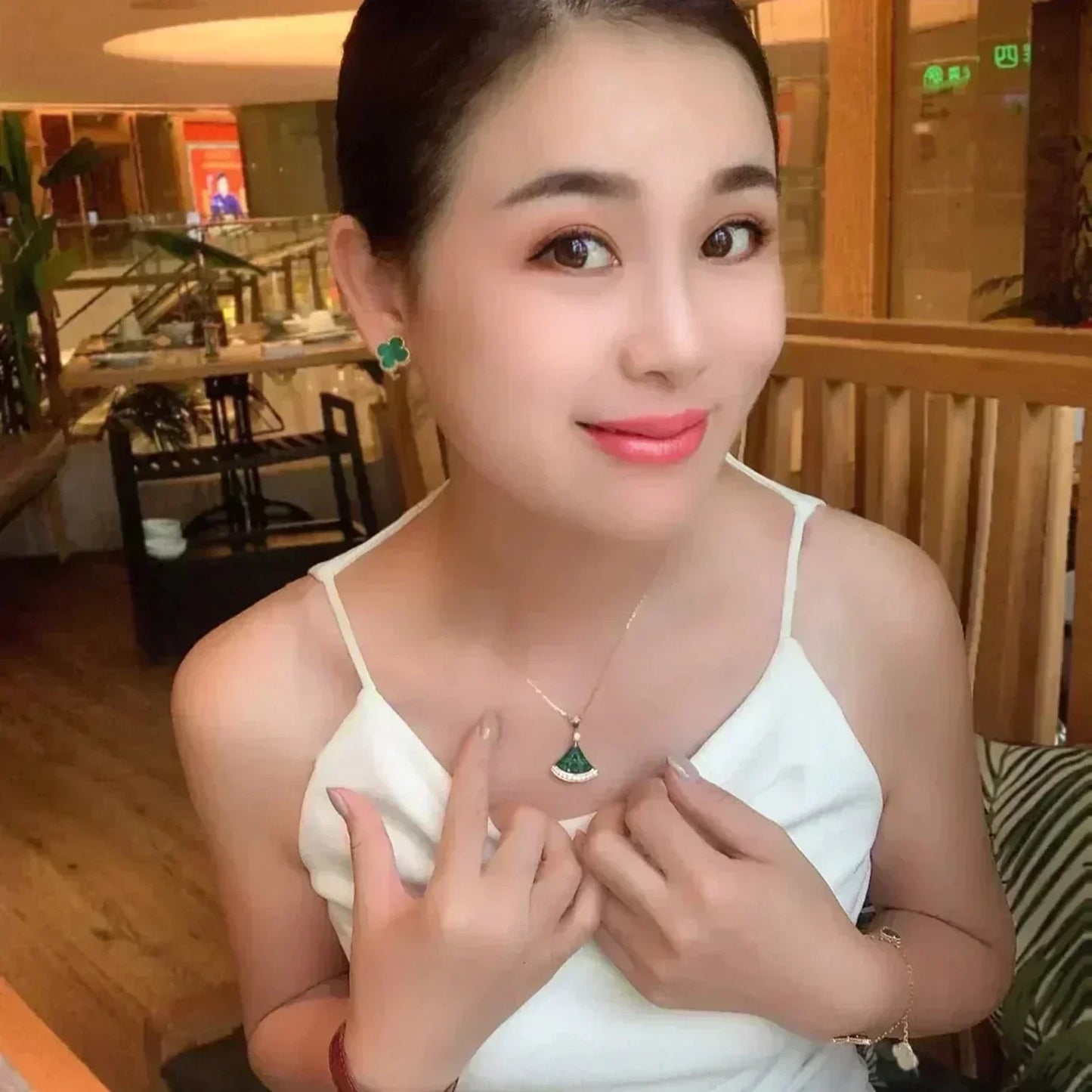 DIANA CLOVER MEDIUM 1 MOTIFS MALACHITE EARRINGS