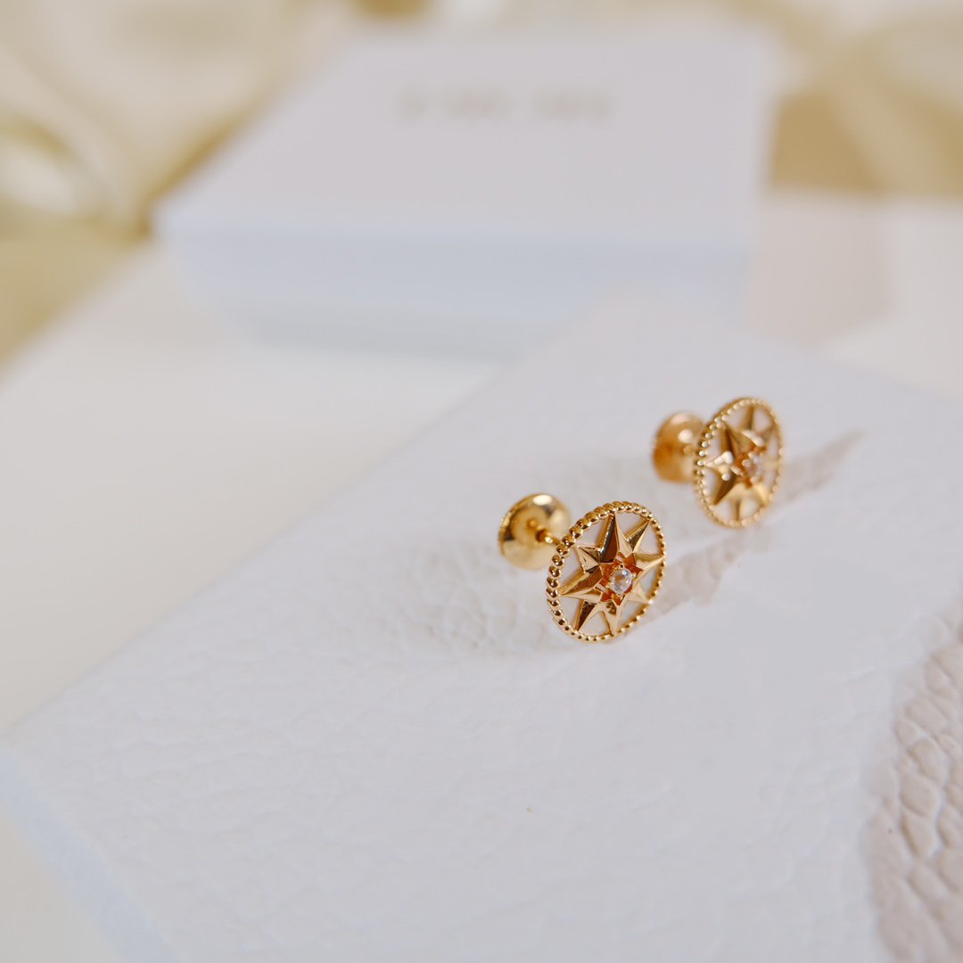 PULSERA DE ORO CON 1 DIAMANTE Y ESTRELLA DE LA SUERTE