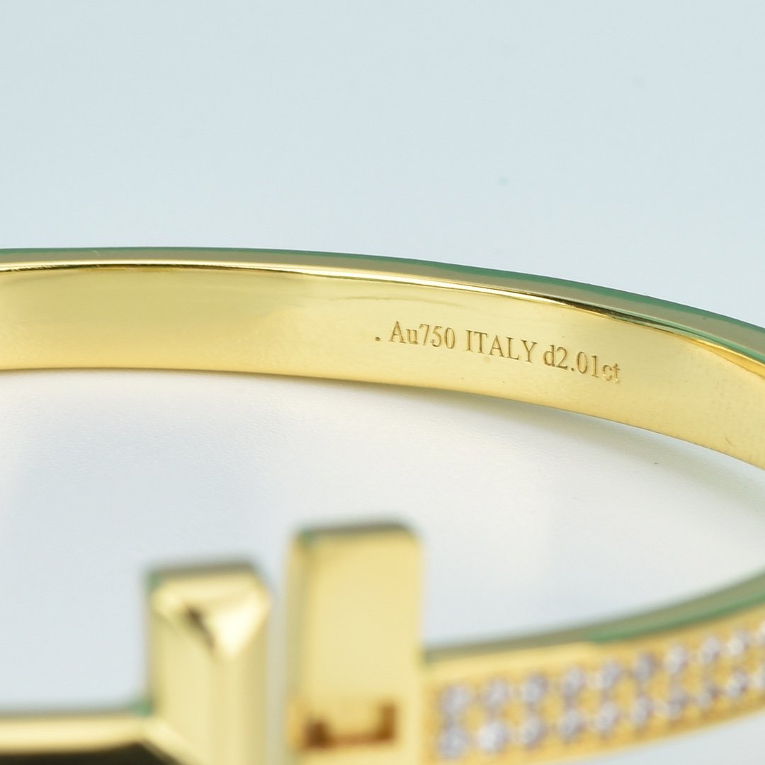 BRACELET LARGE À CHARNIÈRE EN DIAMANTS