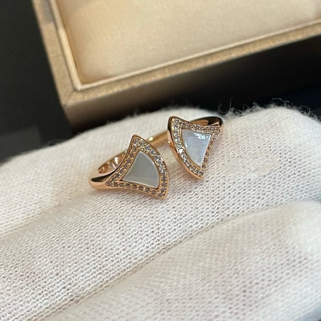 DIANA DREAM MOP DIAMOND OPEN RING