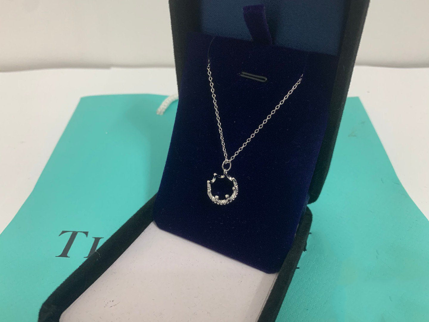 COLLIER COURONNE MECARI