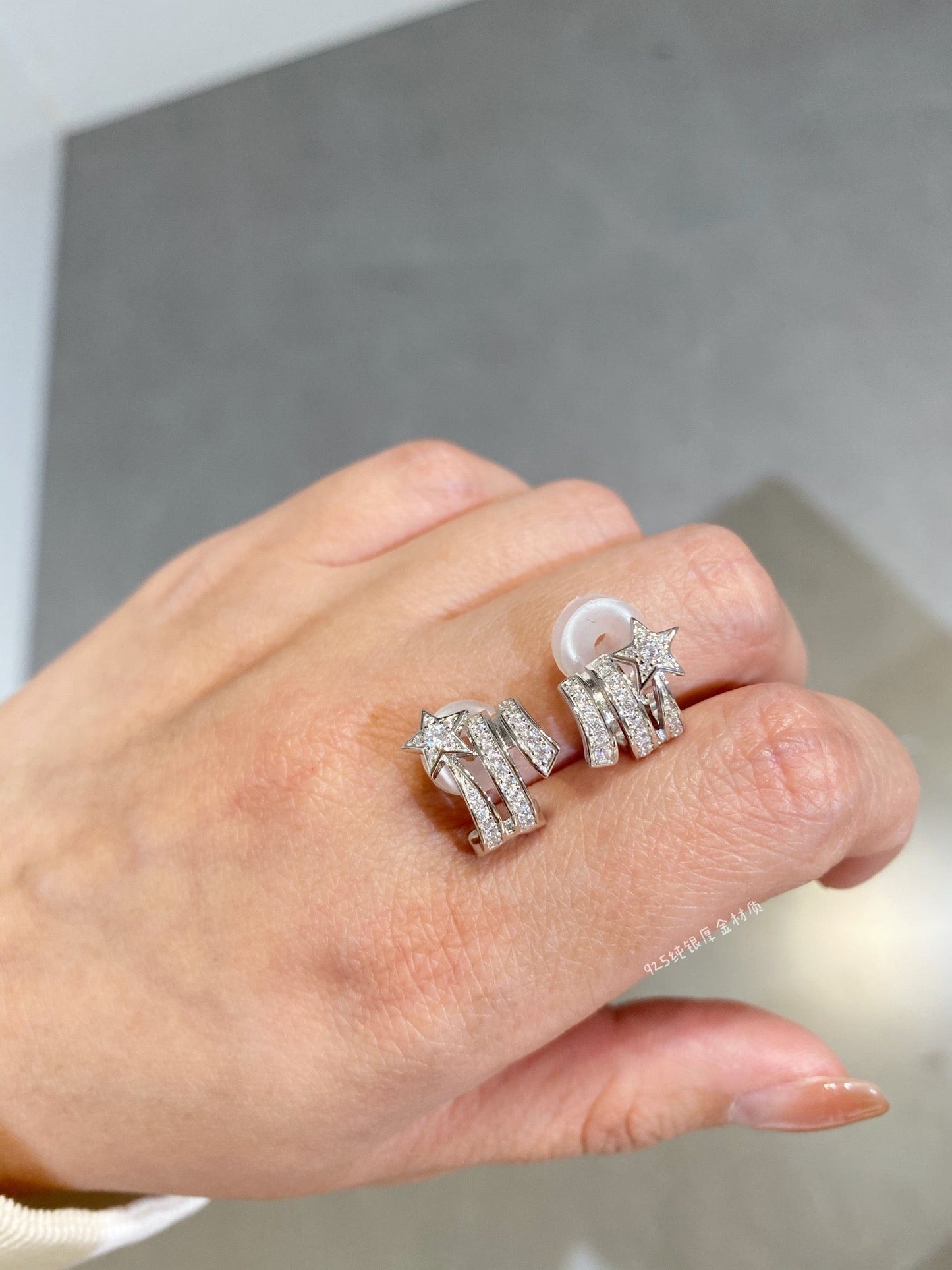 PENDIENTES DE PLATA CON DIAMANTES DE DOBLE FILA DE ESTRELLA