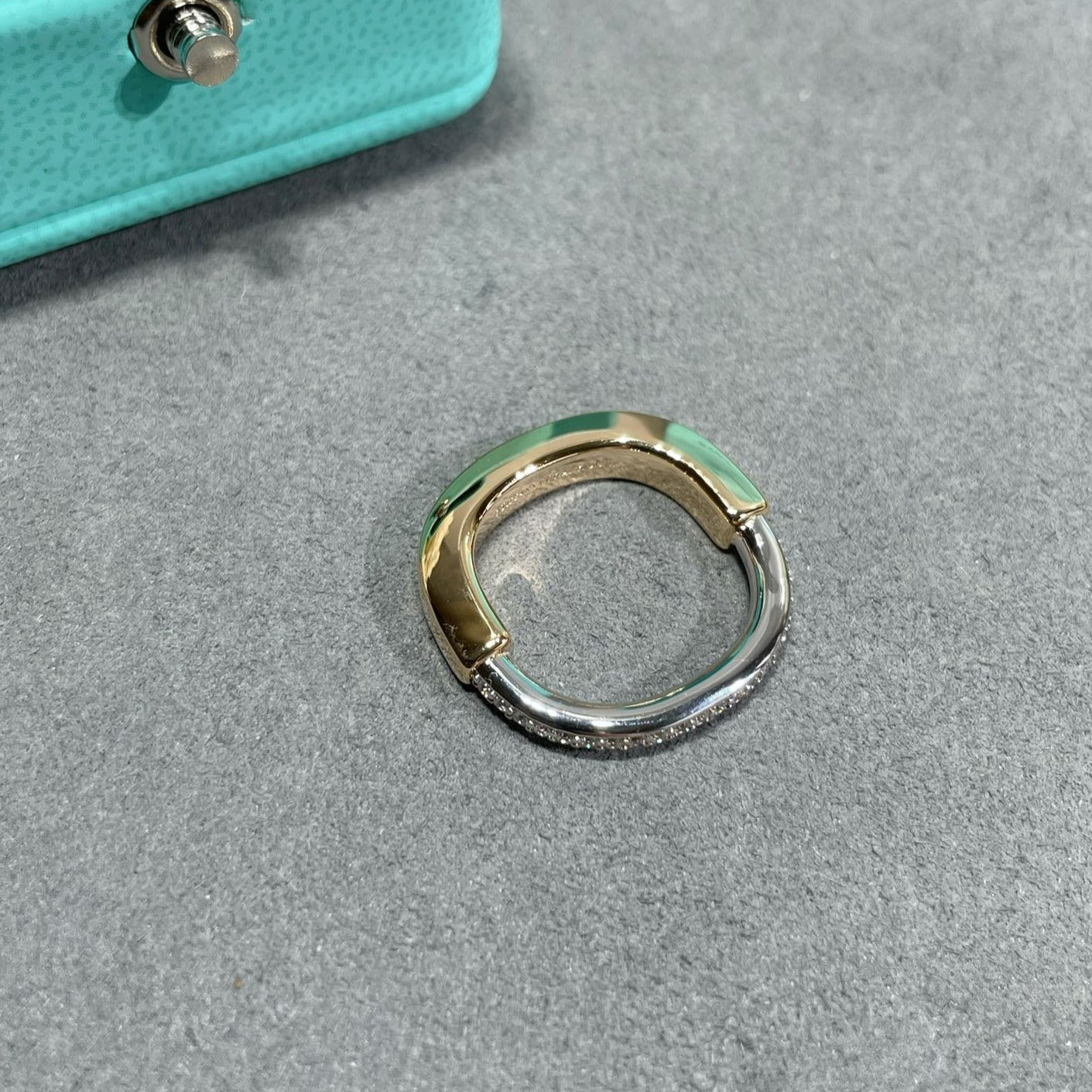 ANILLO DE DIAMANTE CON BLOQUEO