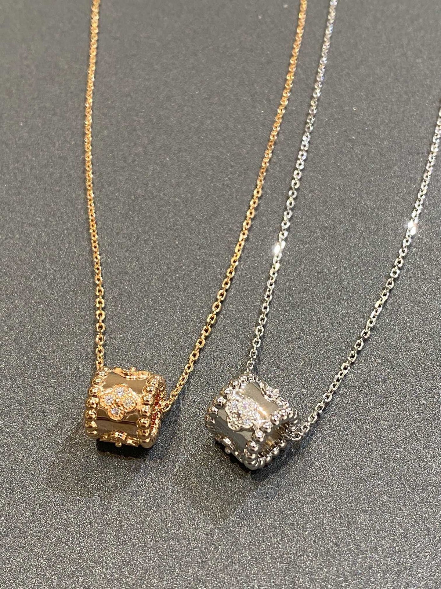 DIANA PERLEE PEDANT SIVLER DIAMOND NECKLACE