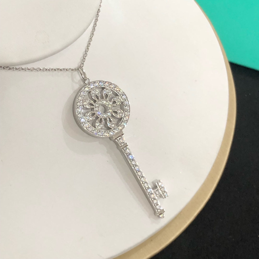 COLLIER PÉTALES DE CLÉS EN DIAMANT