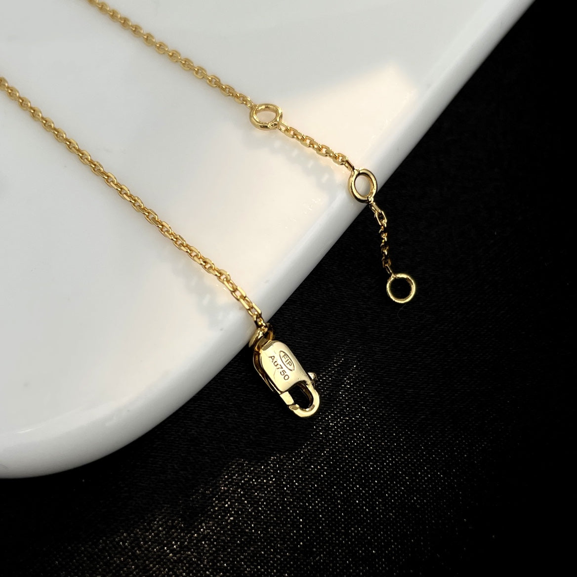 DIANA FORCE 10 - MINI MODELO DE ESLABONES DE CADENA CON HEBILLA DE DIAMANTE COMPLETO