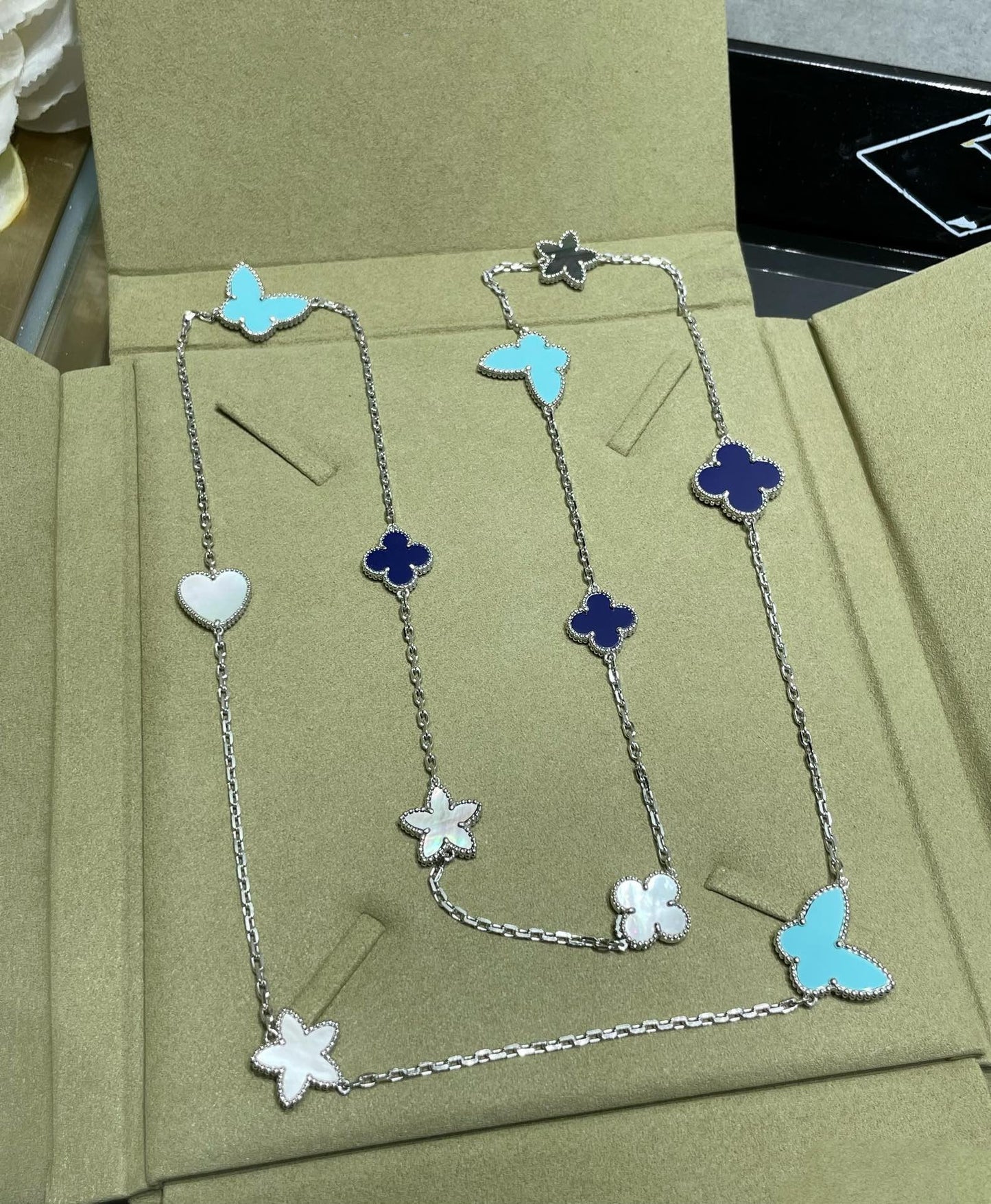 COLLIER DIANA LUCKY CLOVER EN ARGENT À 11 MOTIFS