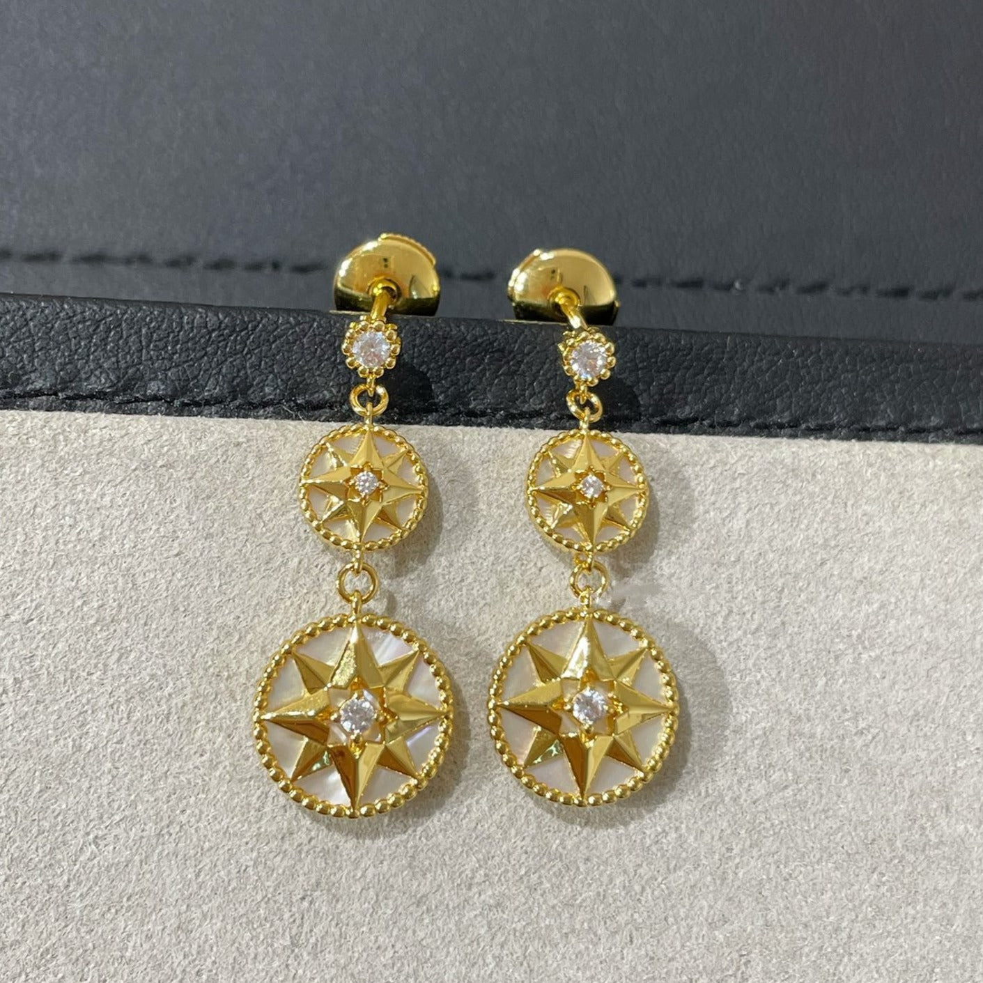 PENDIENTES GOTA LUCKY STAR DE ORO CON DIAMANTES Y 3 MOTIVOS