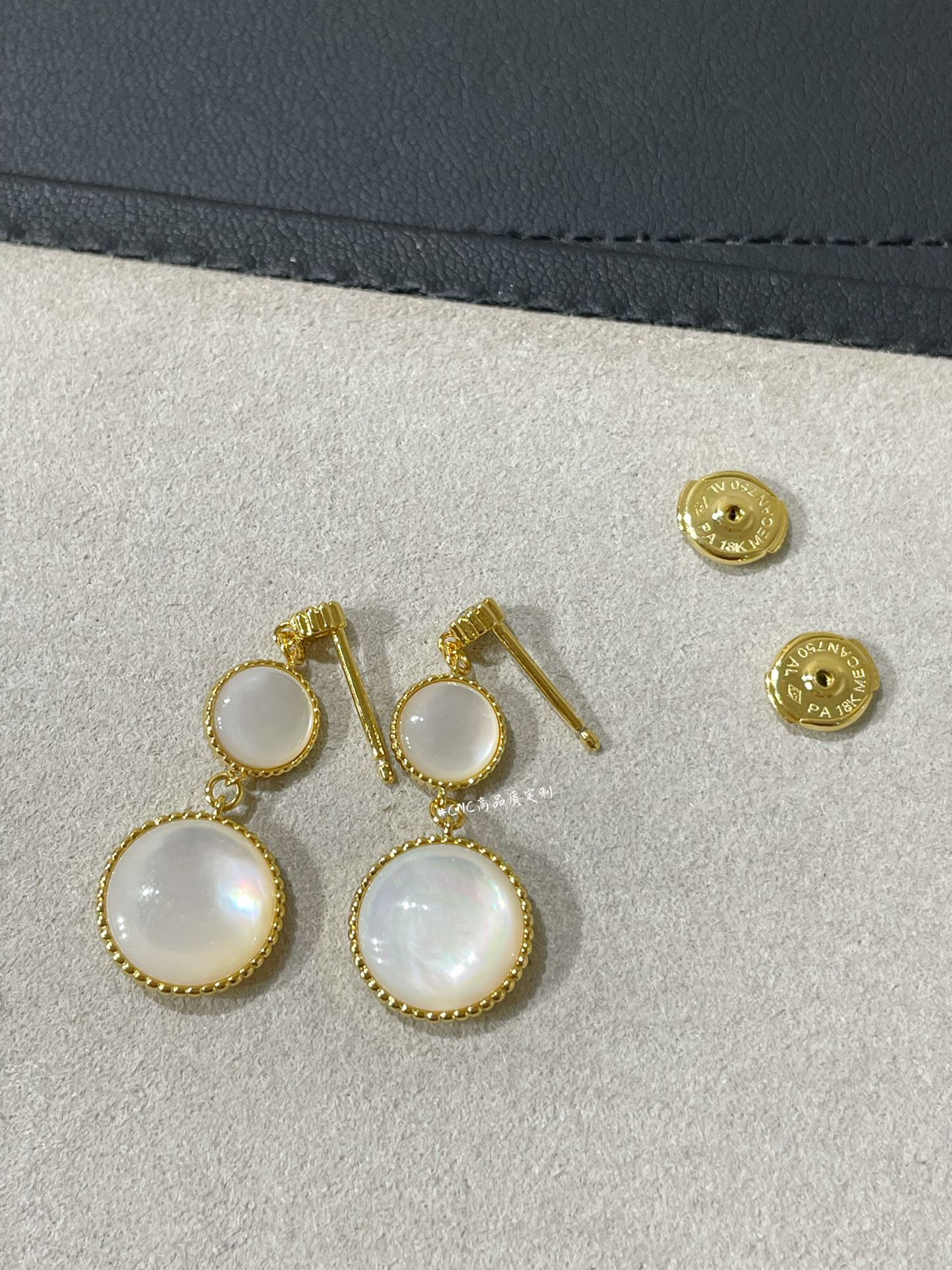PENDIENTES GOTA LUCKY STAR DE ORO CON DIAMANTES Y 3 MOTIVOS
