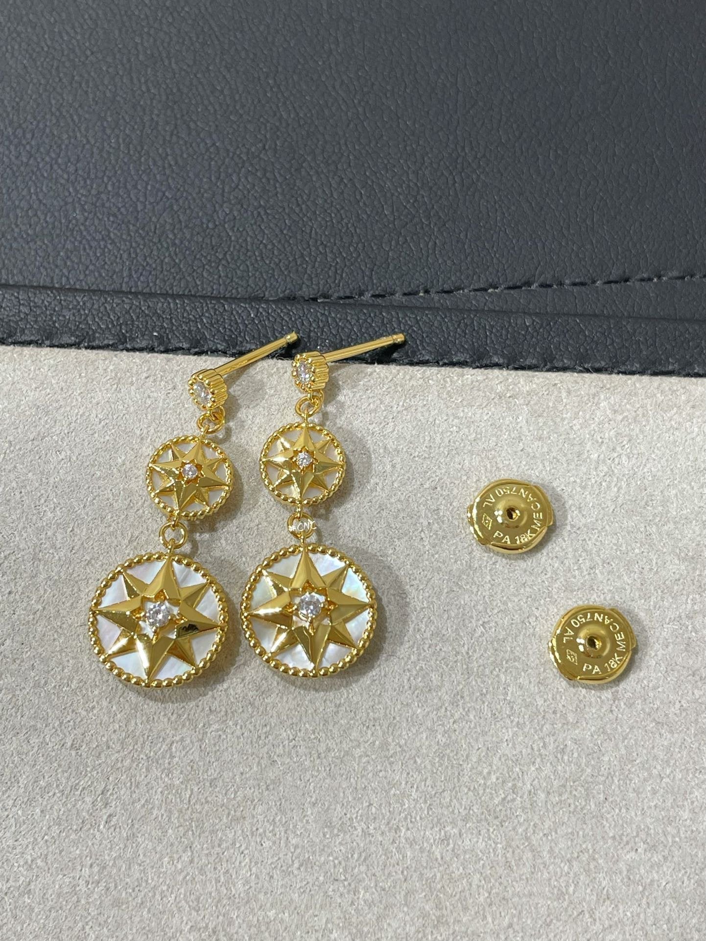 PENDIENTES GOTA LUCKY STAR DE ORO CON DIAMANTES Y 3 MOTIVOS