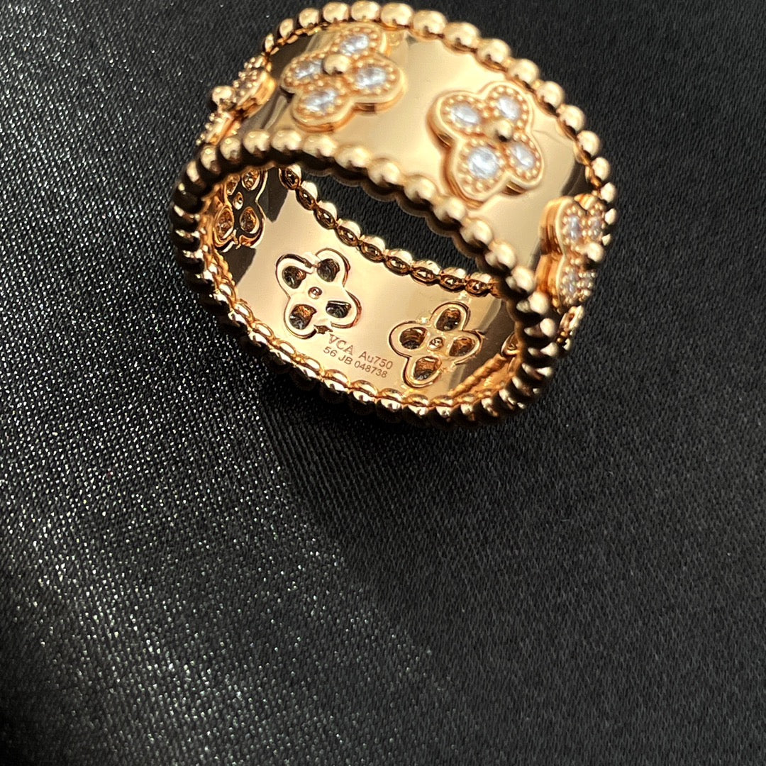 DIANA PERLEE DIAMOND LARGE RING