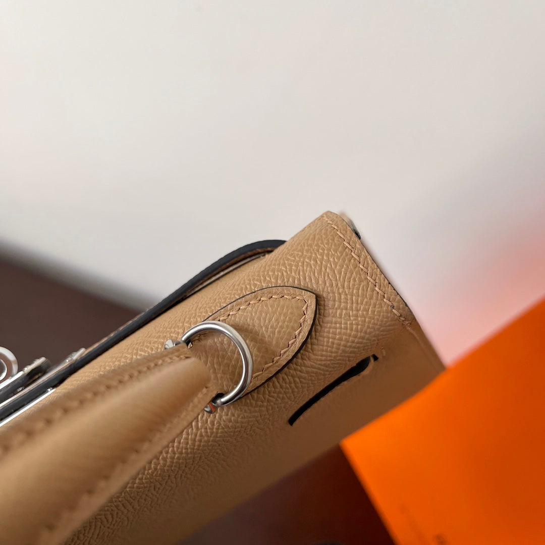 HM KELLY 25 CM CUERO EPSOM BEIGE HIERROS PLATEADOS