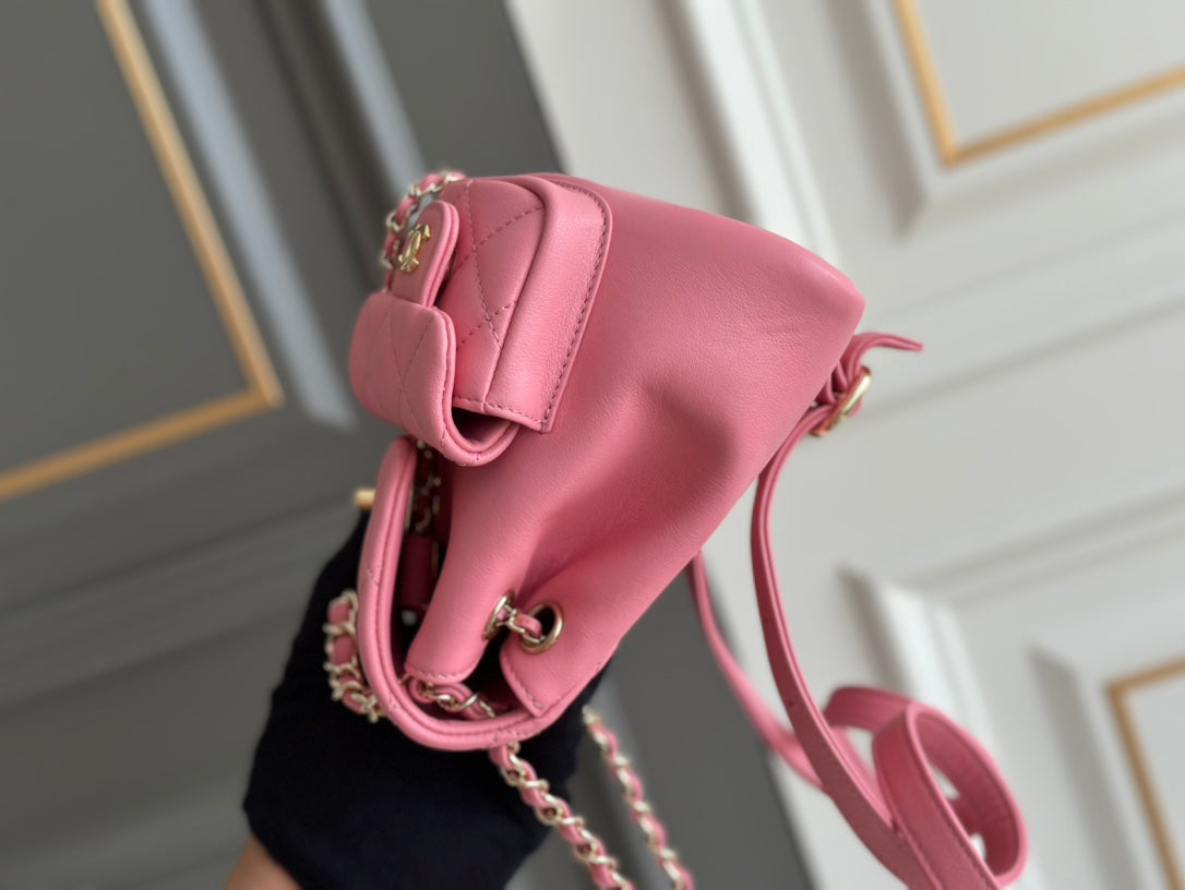MOCHILA PEQUEÑA 20.5 PIEL DE CORDERO ROSA