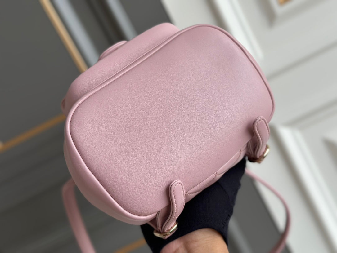 MOCHILA PEQUEÑA 18 PIEL DE CORDERO ROSA CLARO