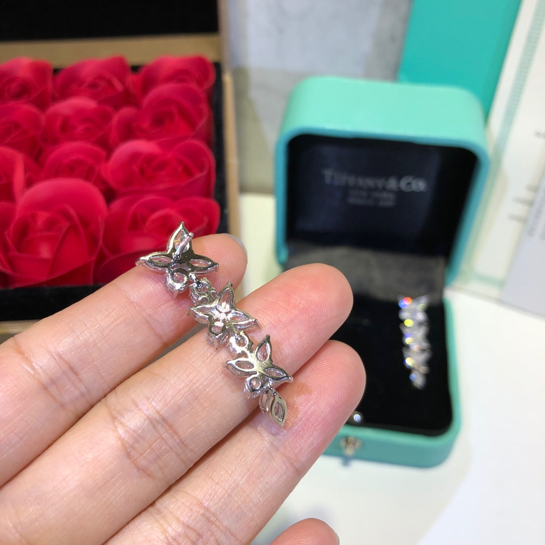 PENDIENTES DE PLATA CON DIAMANTES VICTORIA