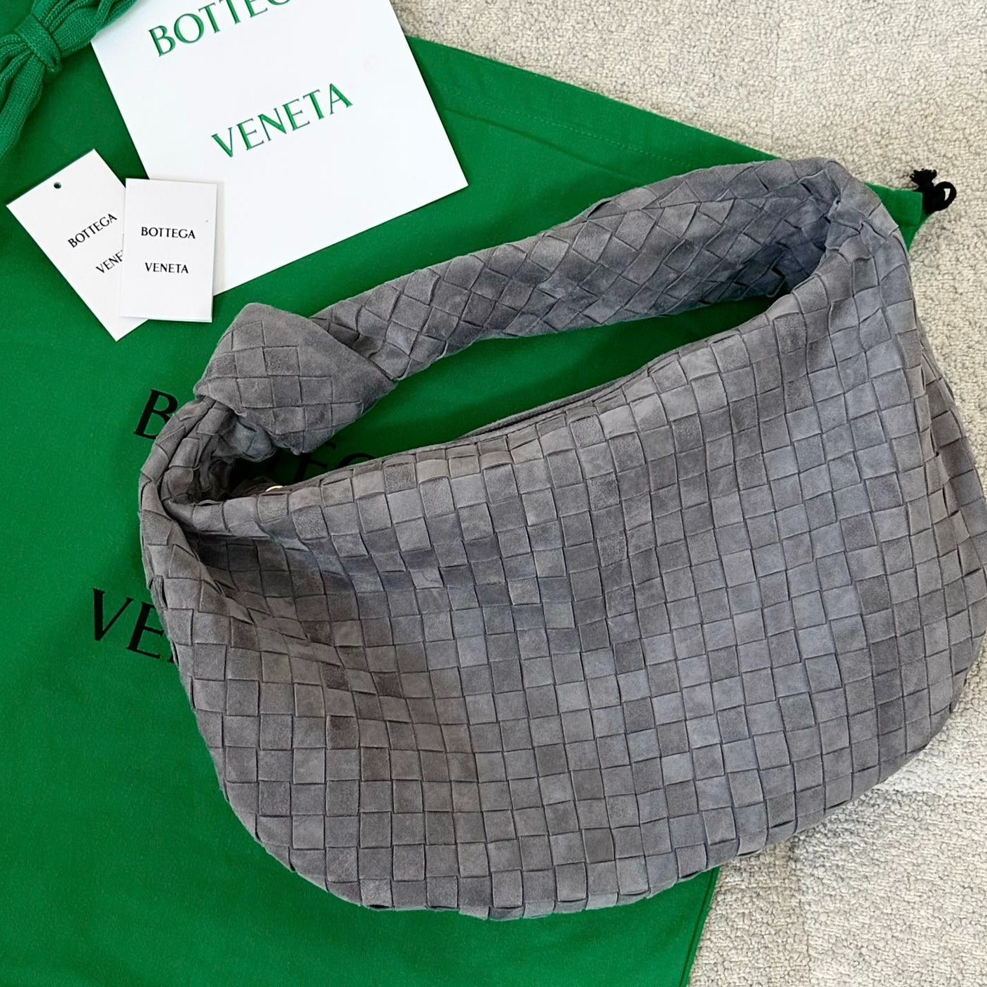 BV SMALL JODIE 48CM PIEL GAMUZA GRIS