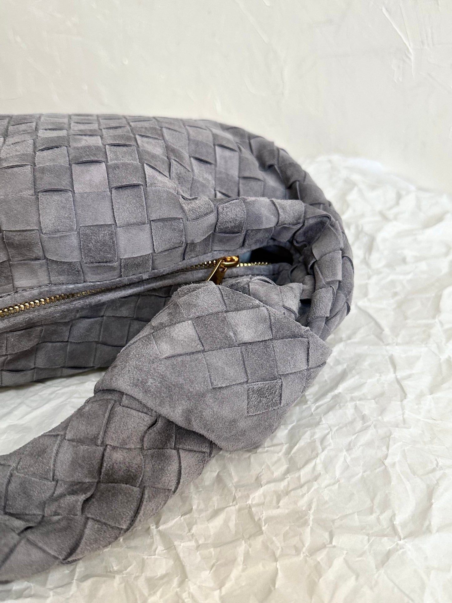 BV SMALL JODIE 48CM PIEL GAMUZA GRIS