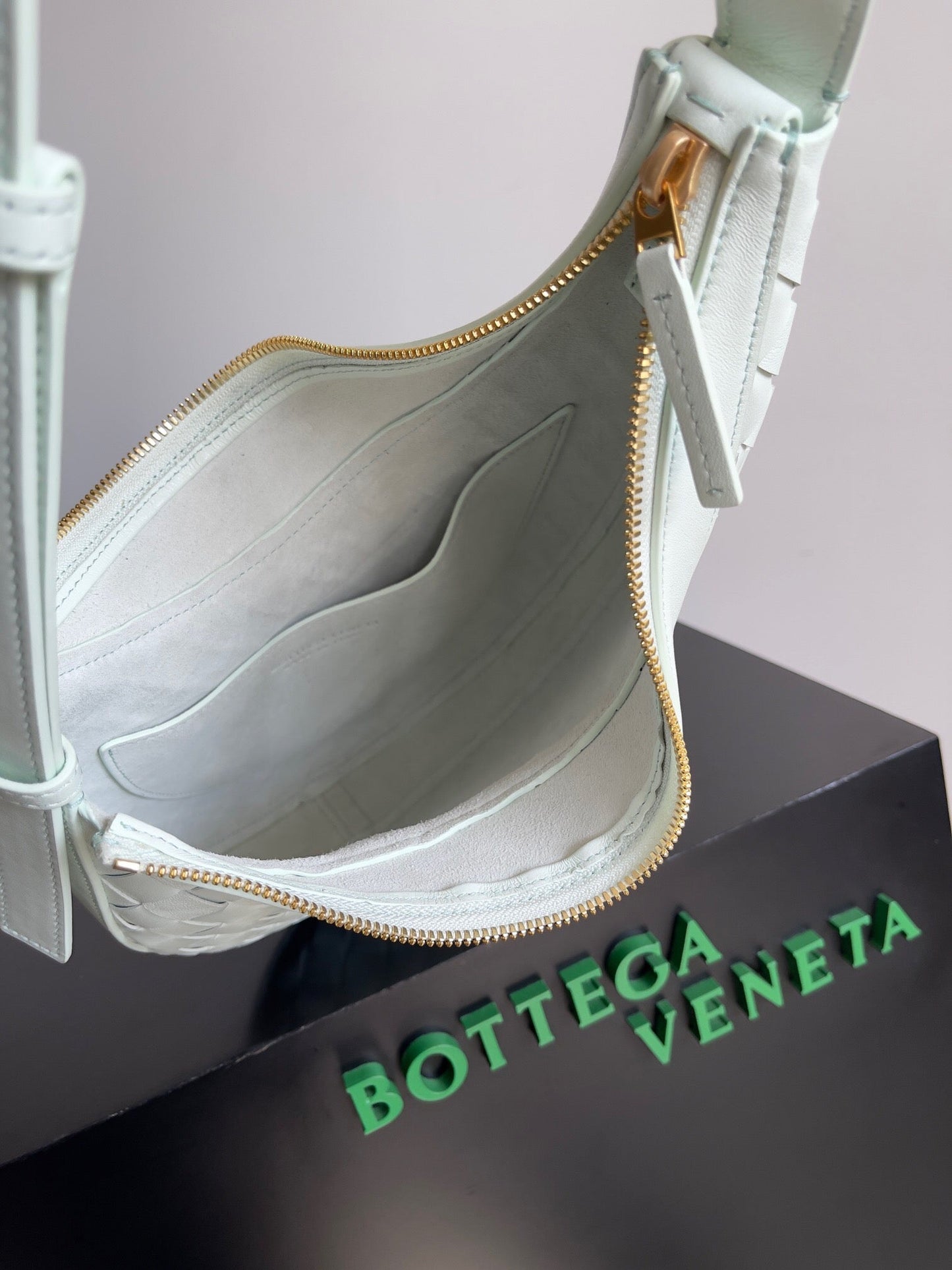 BV SMALL DROP 32CM PIEL DE CORDERO AZUL CLARO