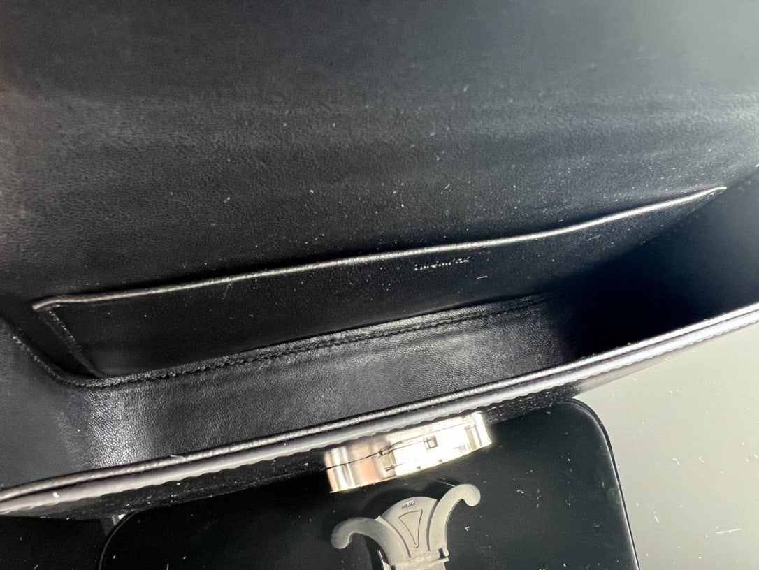 TRIOMPHE 20 CLÁSICO PIEL DE BECERRO NEGRA HARDWARE PLATEADO