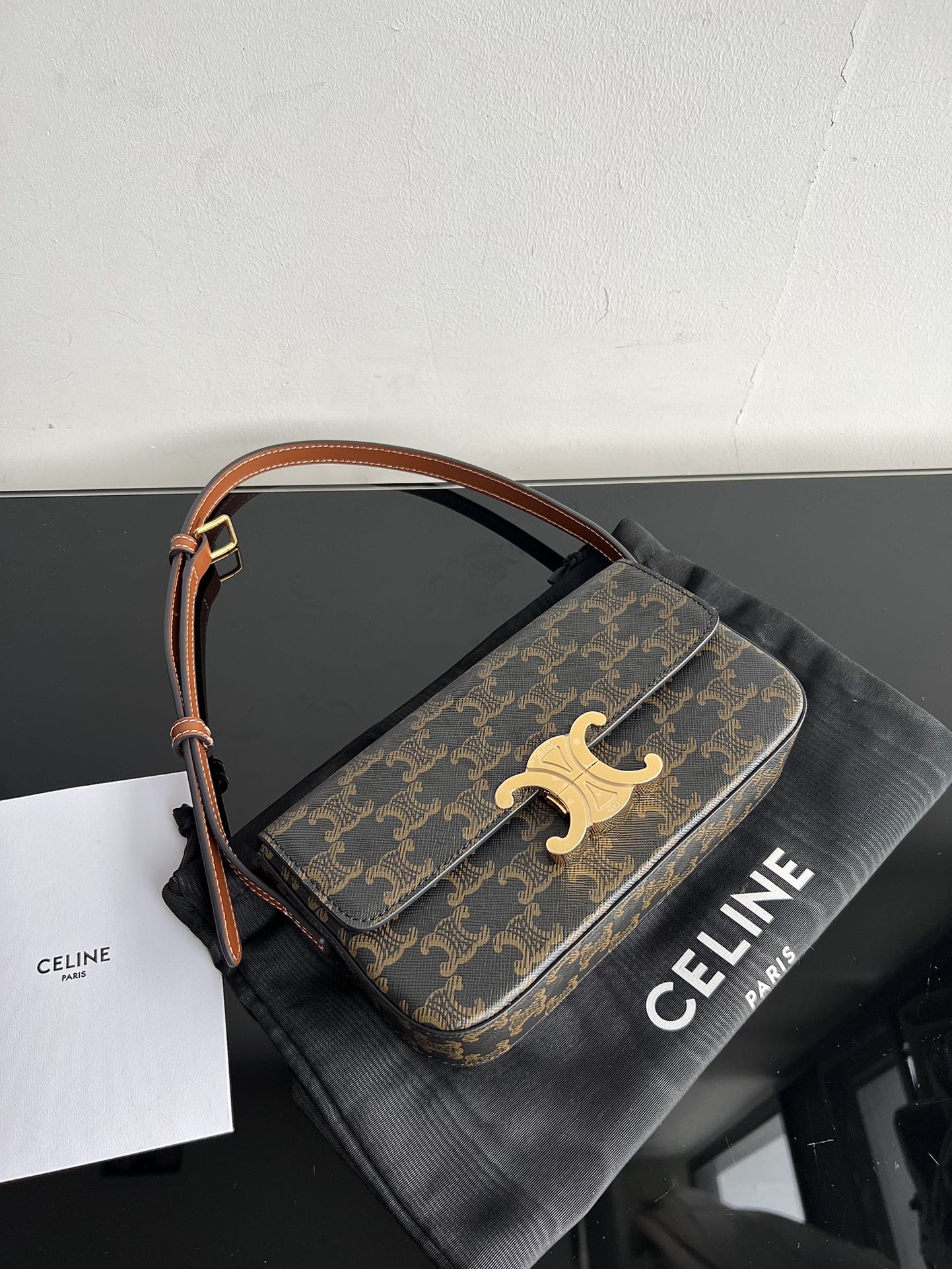 CLASSIC TRIOMPHE 20 MONOGRAMA MARRÓN DE PIEL DE BECERRO