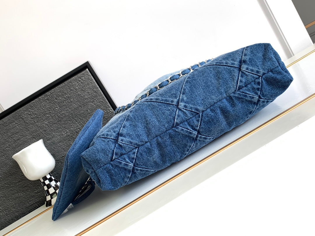 CC HOBO 39CM DENIM QUINCAILLERIE ARGENTÉE