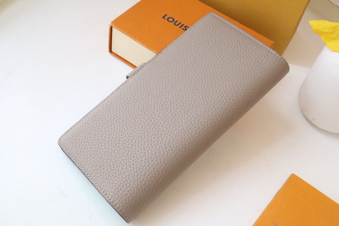 CARTERA VERTICAL CAPUCINES GRIS