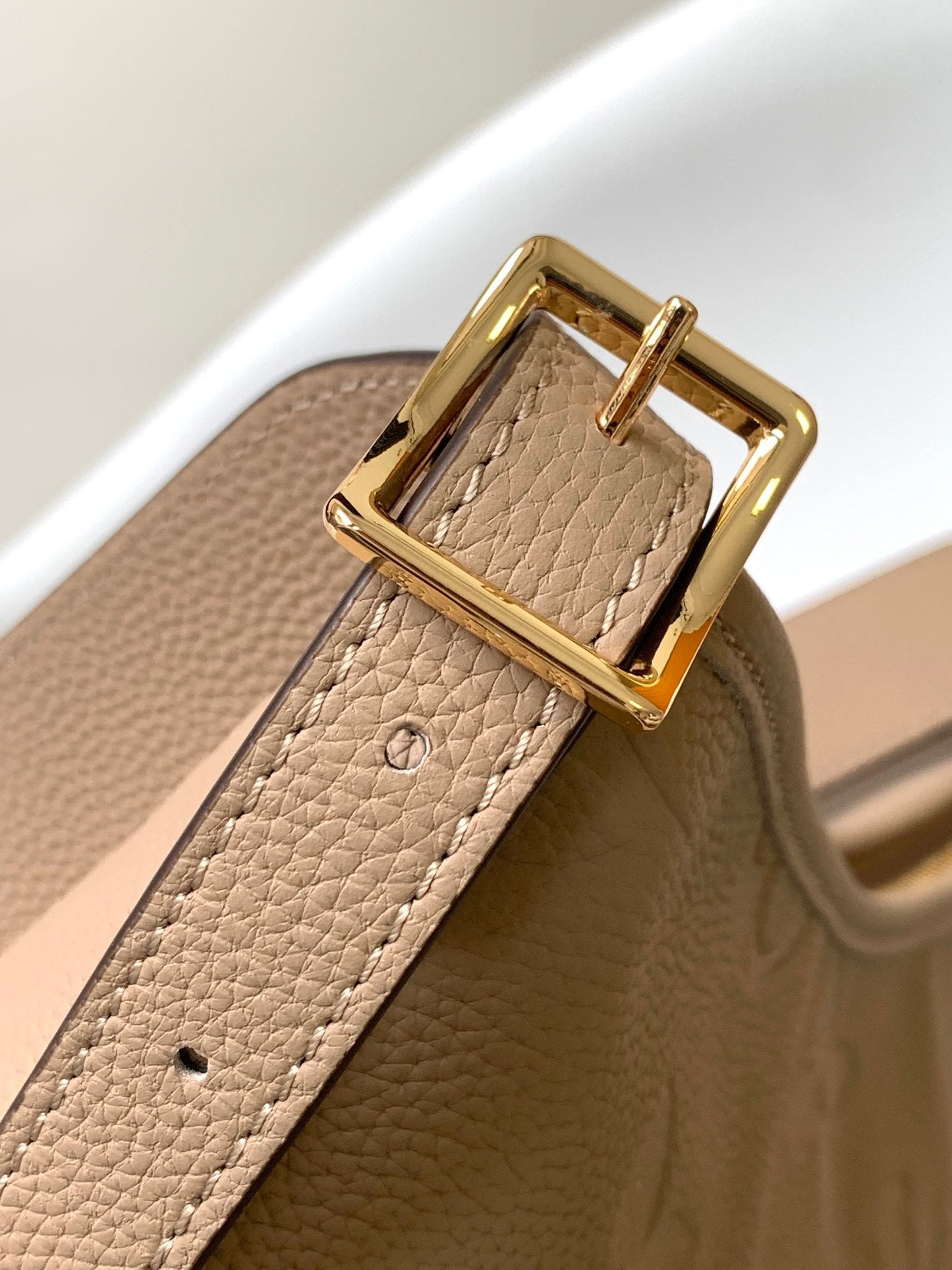 BOLSO DE MANO MM 30 PIEL DE VACUNO GRANULADA BEIGE