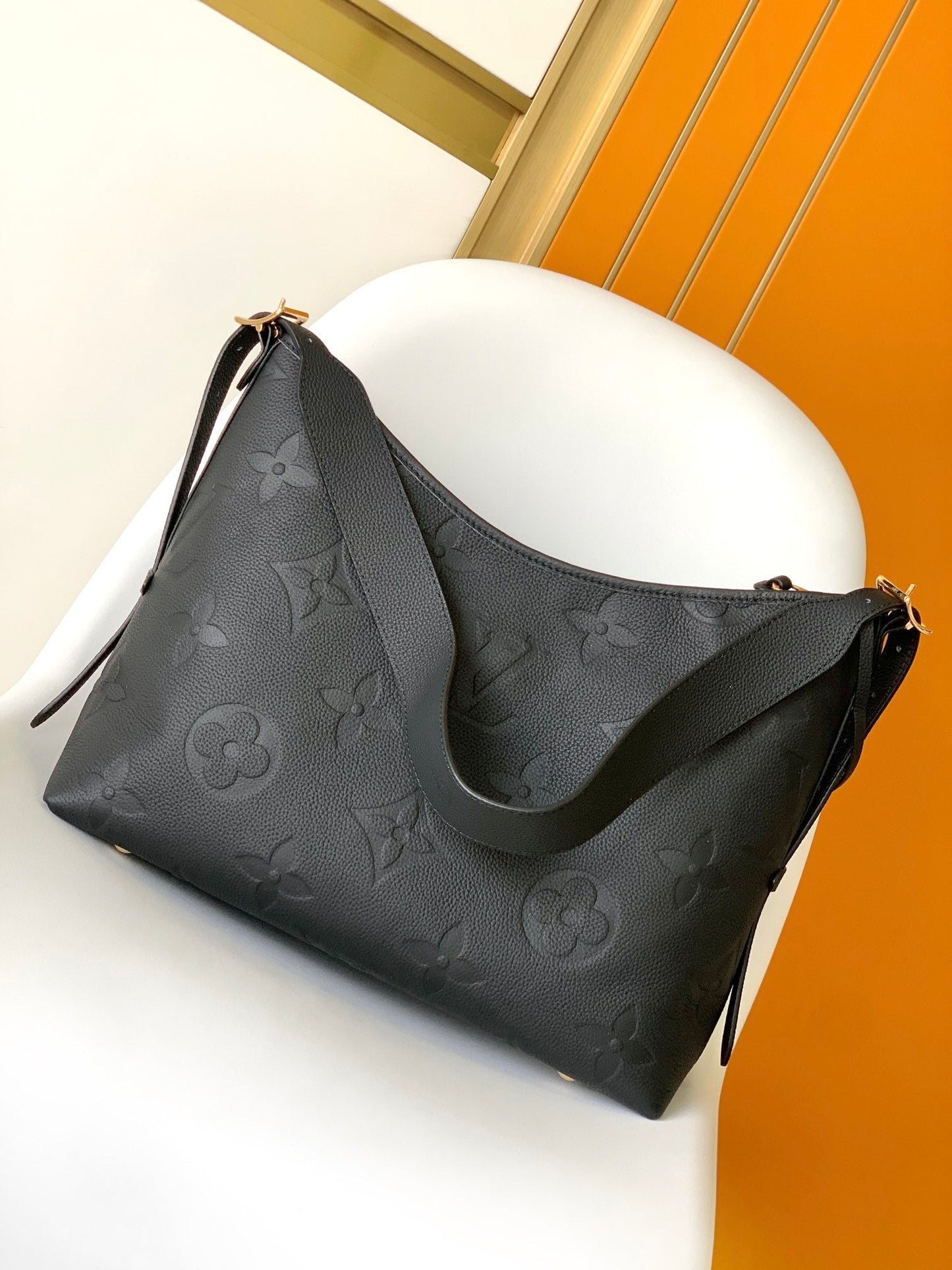 SAC FOURRE-TOUT MM 30 EN CUIR DE VACHE GRAINÉ NOIR