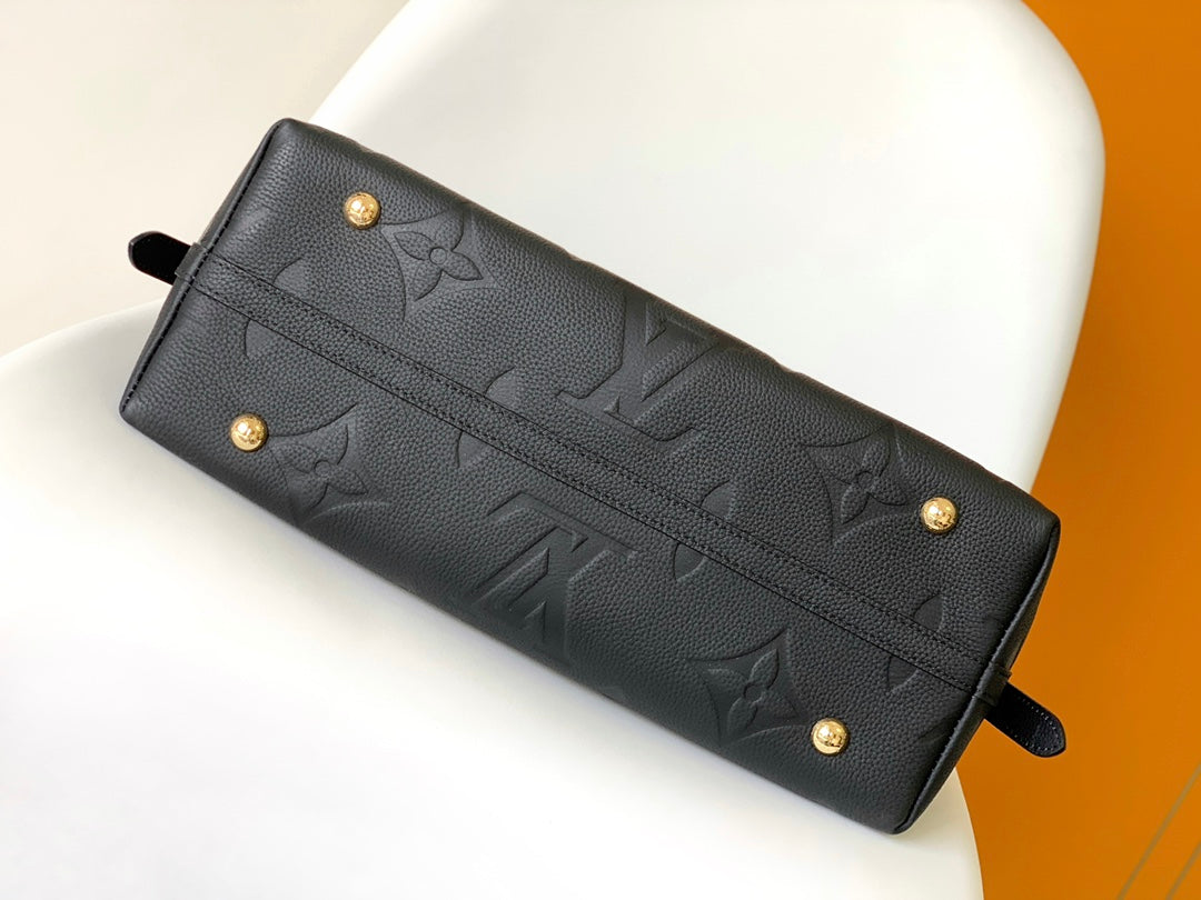 SAC FOURRE-TOUT MM 30 EN CUIR DE VACHE GRAINÉ NOIR